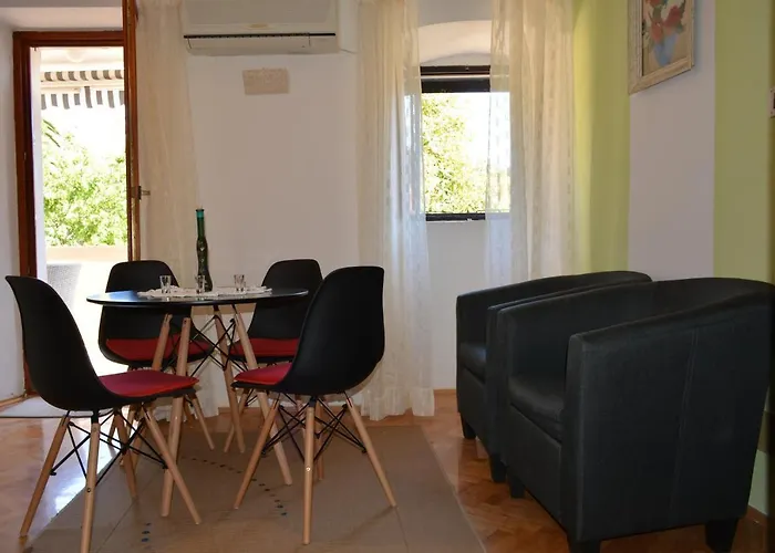 Bakarić Apartament *